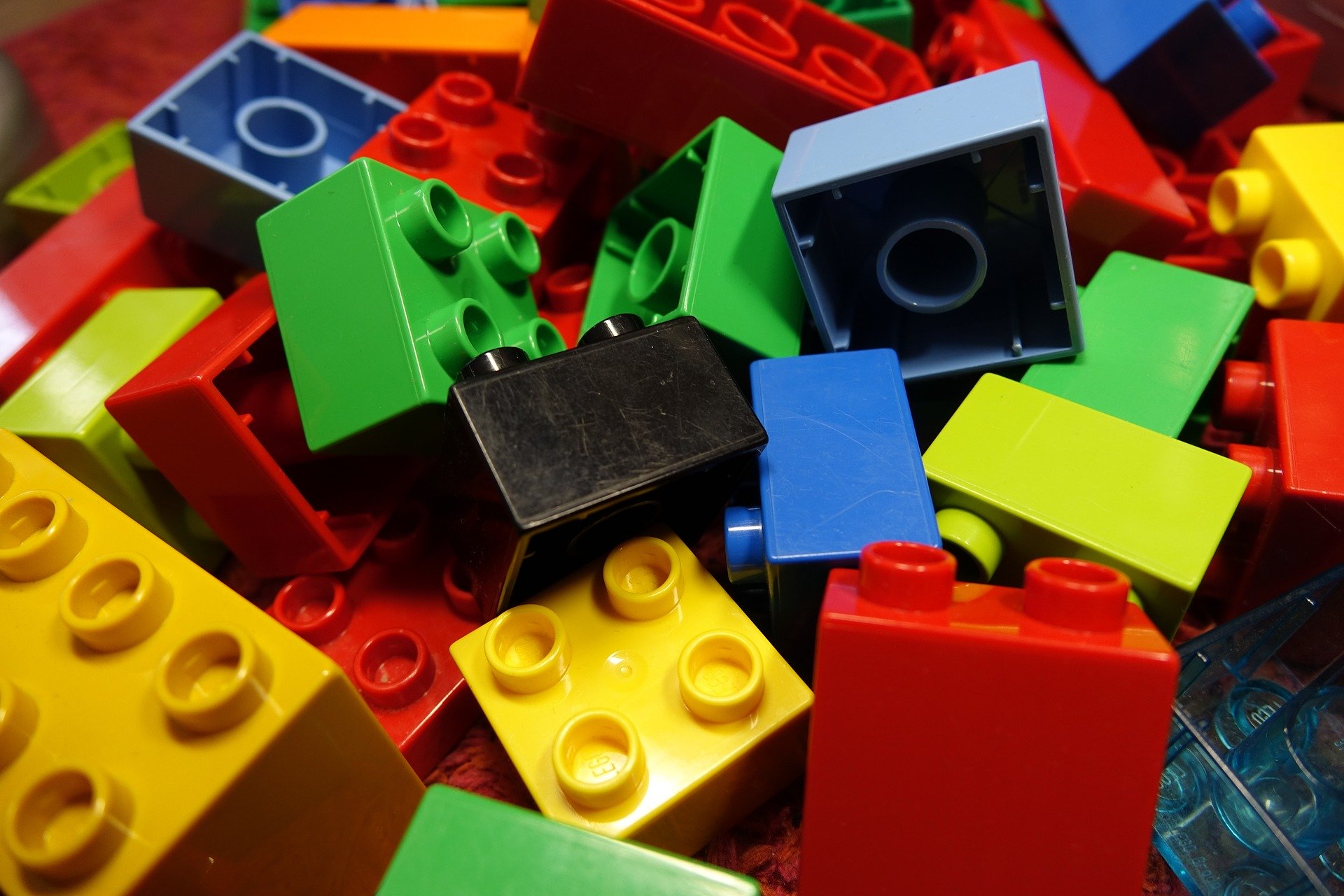 Gwerth LEGO fel dull gweledol: Deall profiadau o les mewn ysgolion