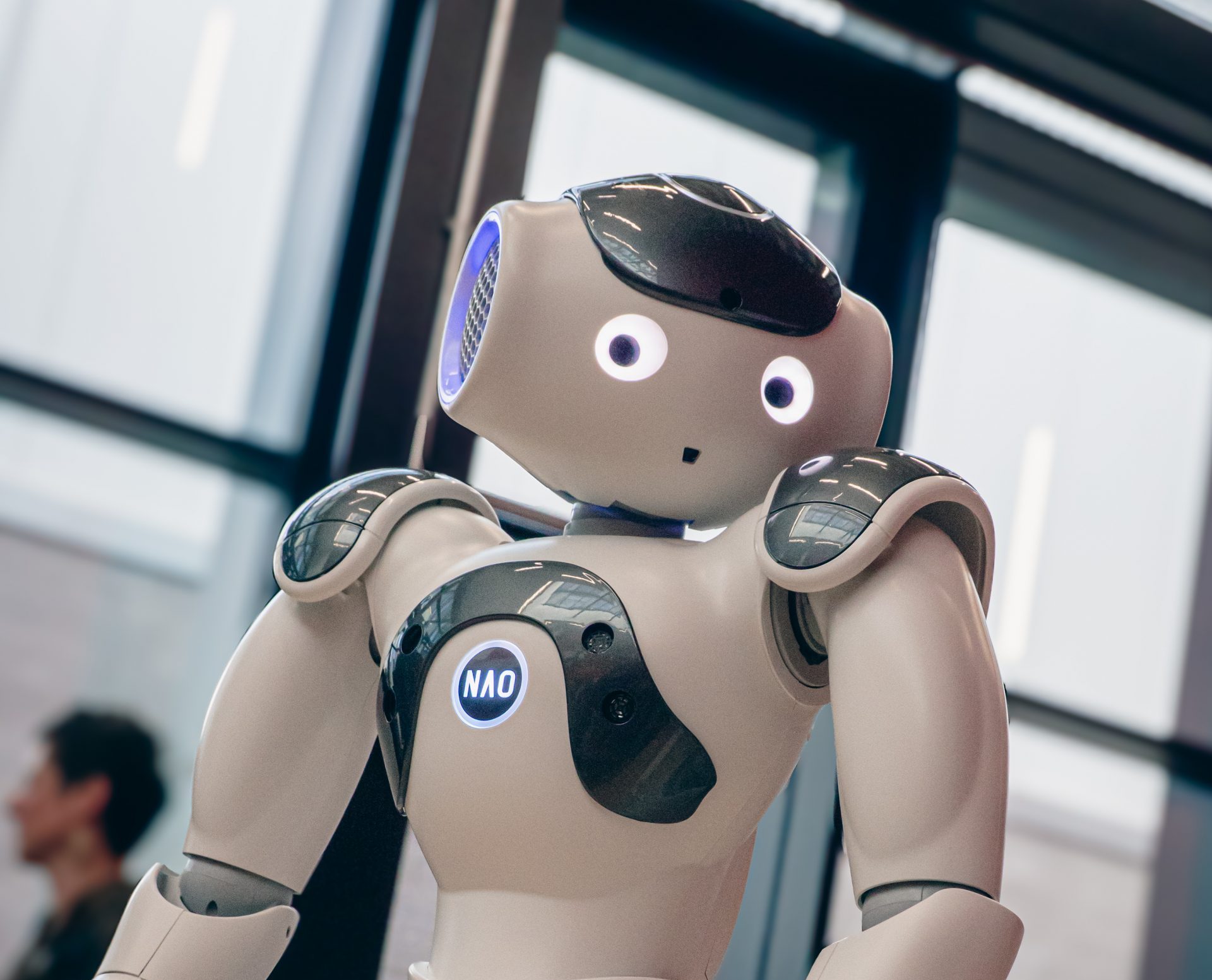 Dylunio Roboteg Gynorthwyol Gymdeithasol ar y cyd i gefnogi pobl yn hwyrach mewn bywyd